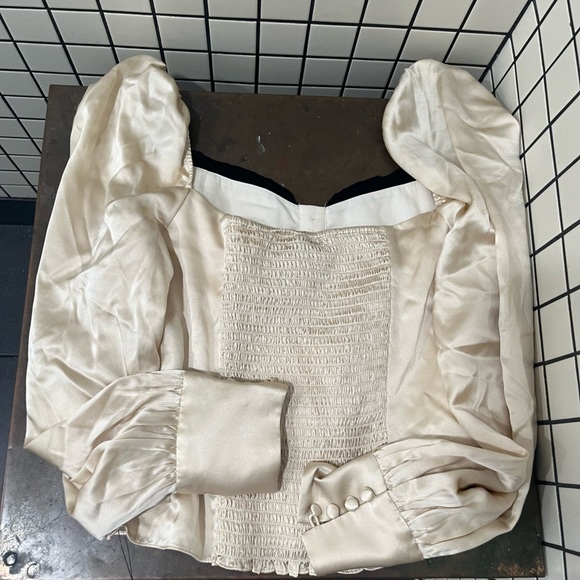 NWT Reformation Chiara Long Sleeve Silk Blouse Top Almond Cream Black 10 - Picture 6 of 8